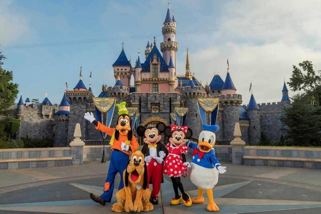 2 Miles To Disneyland -Free Parking! In Anaheim Ca Esterno foto